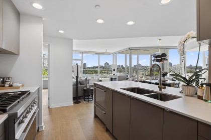 Photo 16 at 801 - 633 Kinghorne Mews, Yaletown, Vancouver West