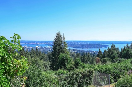 Photo 2 at 1444 Sandhurst Place, Chartwell, West Vancouver
