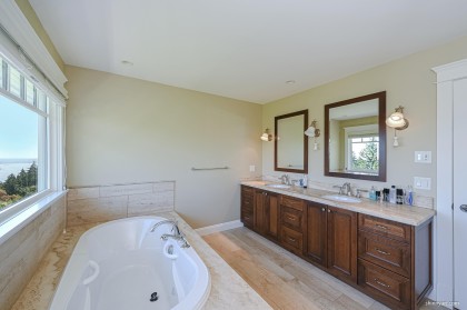 Photo 16 at 1444 Sandhurst Place, Chartwell, West Vancouver