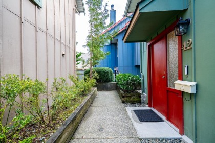 Photo 3 at 42 - 900 W 17th Street, Mosquito Creek, North Vancouver