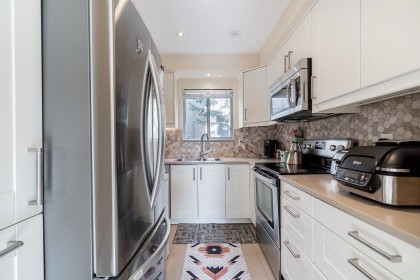 Photo 11 at 42 - 900 W 17th Street, Mosquito Creek, North Vancouver