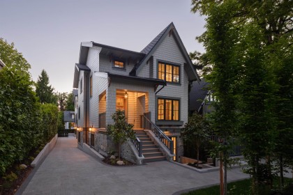 Photo 2 at 5591 Mackenzie Street, Kerrisdale, Vancouver West