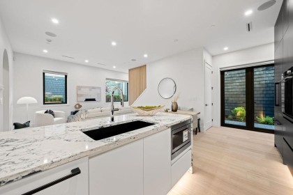 Photo 14 at 2 - 5034 Granville Street, Vancouver West