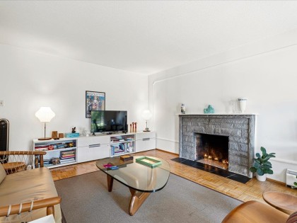 Photo 3 at 5 - 140 E 20th Street, Central Lonsdale, North Vancouver