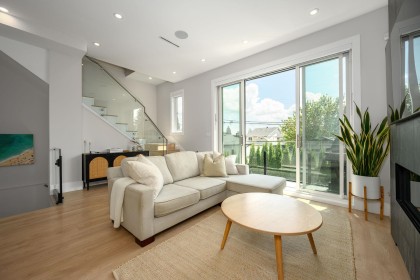 Photo 2 at 3 - 215 E 21st Street, Central Lonsdale, North Vancouver