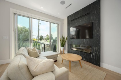 Photo 9 at 3 - 215 E 21st Street, Central Lonsdale, North Vancouver