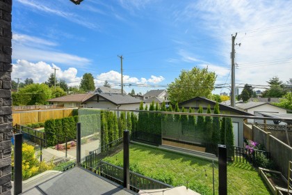 Photo 30 at 3 - 215 E 21st Street, Central Lonsdale, North Vancouver