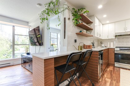 Photo 5 at 505 - 1006 Beach Avenue, Yaletown, Vancouver West