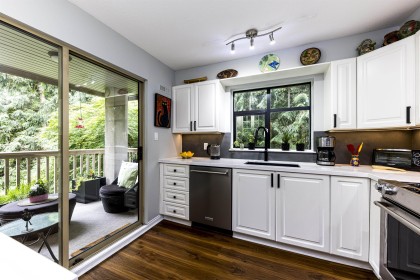 Photo 7 at 412 - 2059 Chesterfield Avenue, Central Lonsdale, North Vancouver
