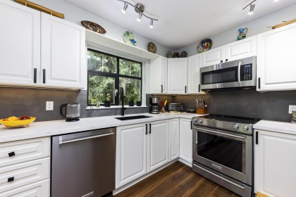Photo 9 at 412 - 2059 Chesterfield Avenue, Central Lonsdale, North Vancouver