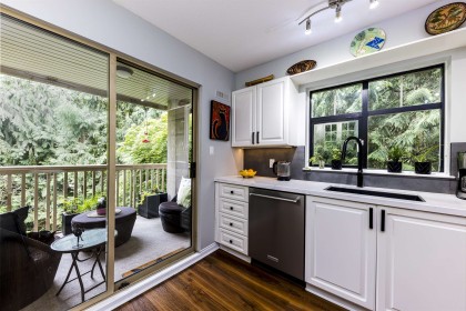 Photo 11 at 412 - 2059 Chesterfield Avenue, Central Lonsdale, North Vancouver