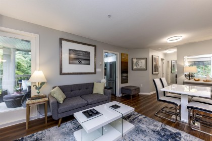 Photo 4 at 412 - 2059 Chesterfield Avenue, Central Lonsdale, North Vancouver