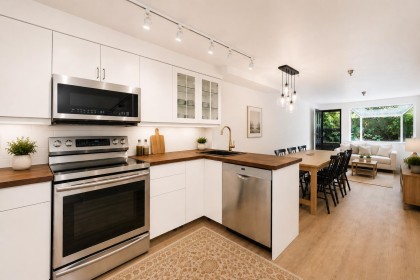 Photo 2 at 112 - 1363 Clyde Avenue, Ambleside, West Vancouver