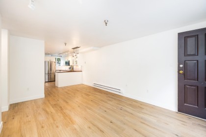 Photo 13 at 112 - 1363 Clyde Avenue, Ambleside, West Vancouver