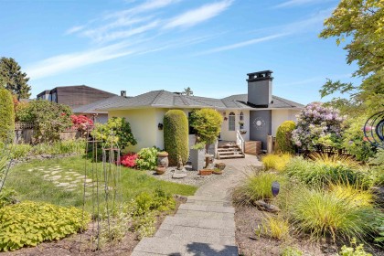 Photo 1 at 901 Calverhall Street, Calverhall, North Vancouver