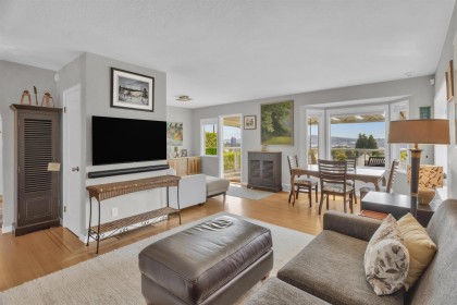 Photo 5 at 901 Calverhall Street, Calverhall, North Vancouver
