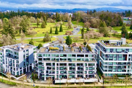 Photo 1 at 302 - 4932 Cambie Street, Cambie, Vancouver West
