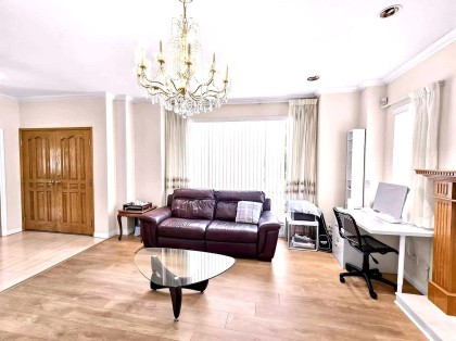 Photo 6 at 7806 Montcalm Street, Marpole, Vancouver West