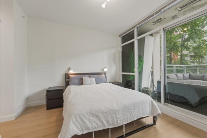 Photo 12 at 303 - 100 E Esplanade, Lower Lonsdale, North Vancouver