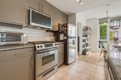 Photo 5 at 303 - 100 E Esplanade, Lower Lonsdale, North Vancouver