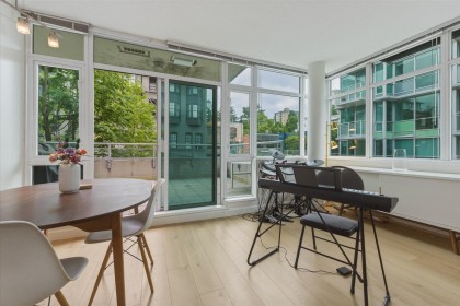 Photo 9 at 303 - 100 E Esplanade, Lower Lonsdale, North Vancouver