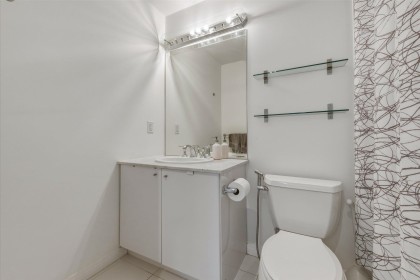 Photo 14 at 303 - 100 E Esplanade, Lower Lonsdale, North Vancouver