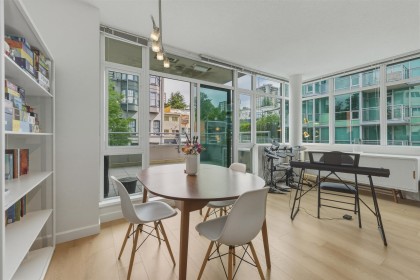 Photo 11 at 303 - 100 E Esplanade, Lower Lonsdale, North Vancouver