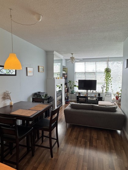 Photo 3 at 510 - 2268 Redbud Lane, Kitsilano, Vancouver West