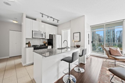 Photo 6 at 607 - 480 Robson Street, Downtown VW, Vancouver West