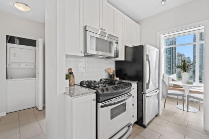 Photo 9 at 607 - 480 Robson Street, Downtown VW, Vancouver West