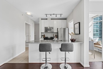 Photo 4 at 607 - 480 Robson Street, Downtown VW, Vancouver West