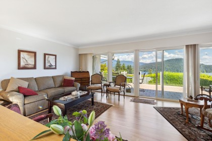 Photo 3 at 474 Fairway Drive, Dollarton, North Vancouver