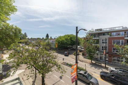Photo 12 at 303 - 3595 W 18th Avenue, Dunbar, Vancouver West