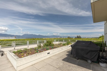Photo 14 at 303 - 3595 W 18th Avenue, Dunbar, Vancouver West