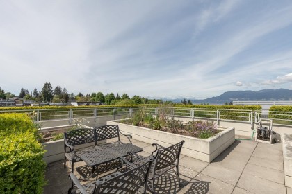 Photo 15 at 303 - 3595 W 18th Avenue, Dunbar, Vancouver West