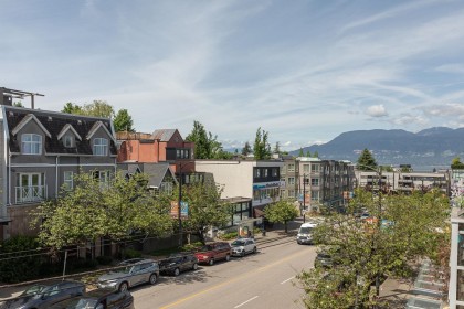 Photo 11 at 303 - 3595 W 18th Avenue, Dunbar, Vancouver West
