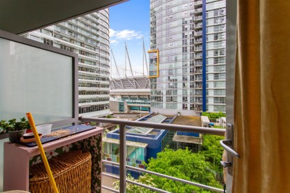 Photo 8 at 707 - 131 Regiment Square, Downtown VW, Vancouver West