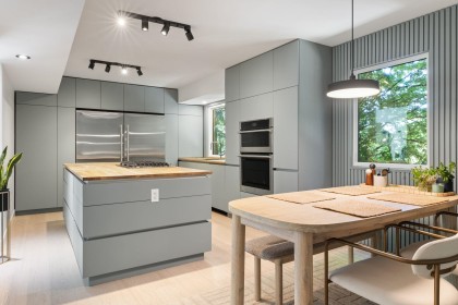 Photo 8 at 2221 Bowser Avenue, Pemberton Heights, North Vancouver