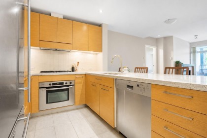 Photo 10 at 107 - 6015 Iona Drive, University VW, Vancouver West