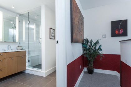 Photo 9 at 104 - 1168 Richards Street, Yaletown, Vancouver West