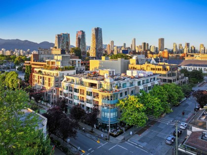 Photo 26 at 403 - 1688 Cypress St Street, Kitsilano, Vancouver West