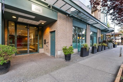 Photo 24 at 403 - 1688 Cypress St Street, Kitsilano, Vancouver West