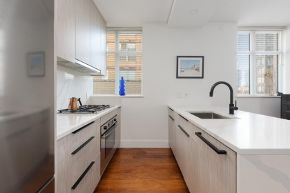 Photo 7 at 303 - 988 Richards Street, Yaletown, Vancouver West