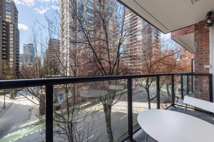 Photo 20 at 303 - 988 Richards Street, Yaletown, Vancouver West