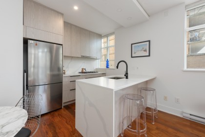 Photo 9 at 303 - 988 Richards Street, Yaletown, Vancouver West