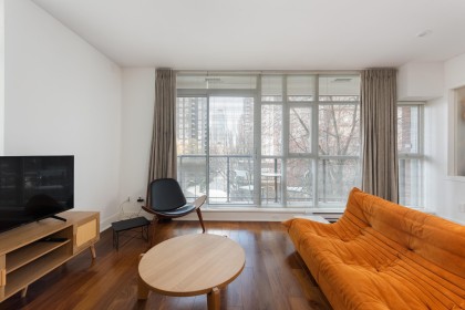 Photo 4 at 303 - 988 Richards Street, Yaletown, Vancouver West