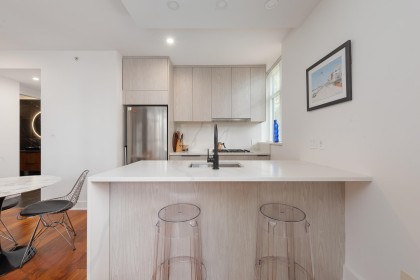 Photo 8 at 303 - 988 Richards Street, Yaletown, Vancouver West