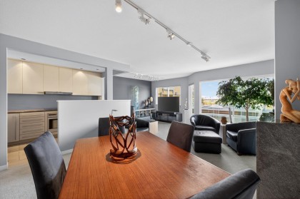 Photo 7 at 1261 W 7th Avenue, Fairview VW, Vancouver West