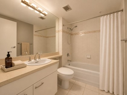 Photo 8 at 1206 - 388 Drake Street, Yaletown, Vancouver West