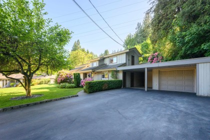 Photo 2 at 1747 Bellelynn Place, Westlynn, North Vancouver